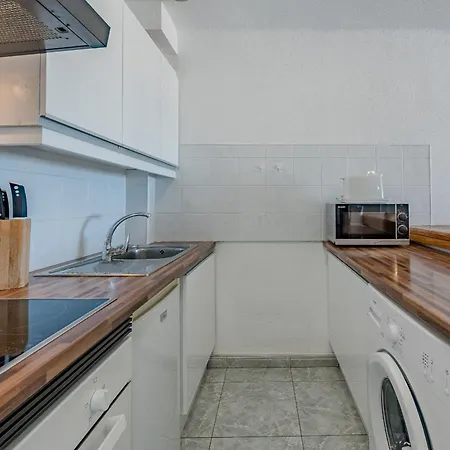 Heated Pool In Front Of A Lägenhet *