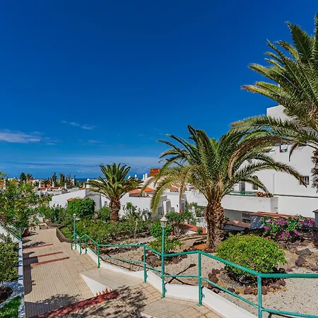 Heated Pool In Front Of A Lägenhet *