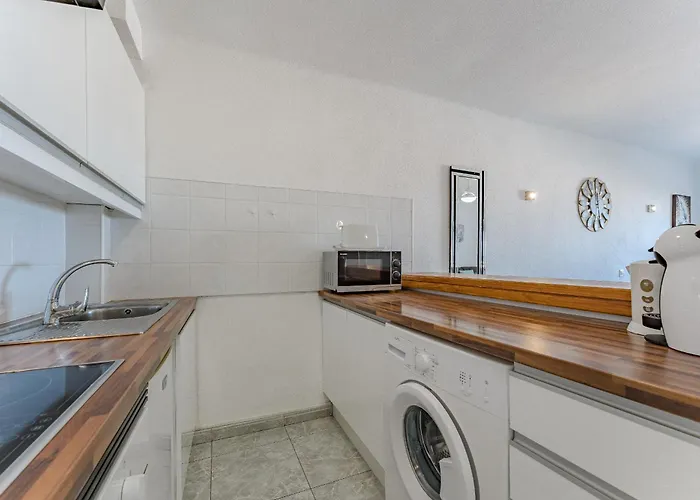 Heated Pool In Front Of A Lägenhet *