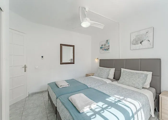 Heated Pool In Front Of A Lejlighed *